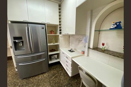 Apartamento à venda com 5 quartos, 320m² em Jardim da Saúde, São Paulo