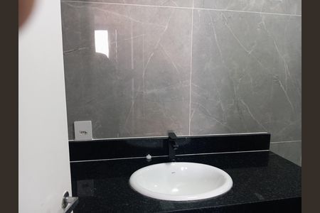 Banheiro de apartamento para alugar com 1 quarto, 65m² em Barra da Tijuca, Rio de Janeiro