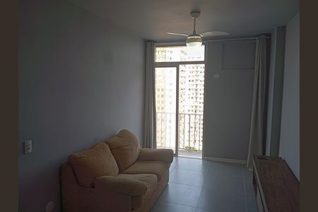 Sala de apartamento para alugar com 1 quarto, 65m² em Barra da Tijuca, Rio de Janeiro