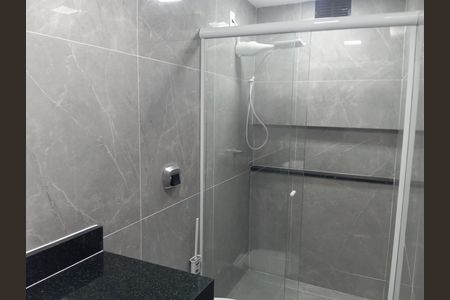 Banheiro de apartamento para alugar com 1 quarto, 65m² em Barra da Tijuca, Rio de Janeiro