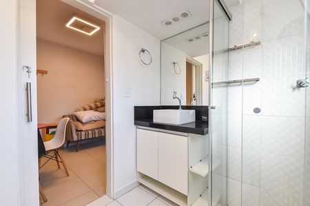 Banheiro de apartamento para alugar com 1 quarto, 35m² em Vila Mariana, São Paulo