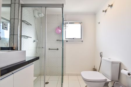 Banheiro de apartamento para alugar com 1 quarto, 35m² em Vila Mariana, São Paulo