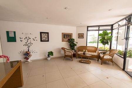 Apartamento à venda com 35m², 1 quarto e sem vaga Apartamento à venda com 35m², 1 quarto e sem vagaHall social