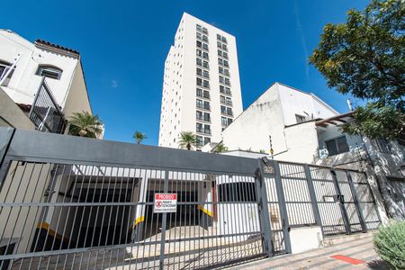 Apartamento à venda com 35m², 1 quarto e sem vaga Apartamento à venda com 35m², 1 quarto e sem vagaFachada