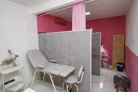 Casa à venda com 450m², 5 quartos e 1 vaga Casa à venda com 450m², 5 quartos e 1 vagaAnexo salão 3 Ambiente