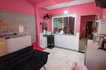 Casa à venda com 450m², 5 quartos e 1 vaga Casa à venda com 450m², 5 quartos e 1 vagaAnexo Salão