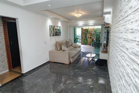 Casa à venda com 450m², 5 quartos e 1 vaga Casa à venda com 450m², 5 quartos e 1 vagaSala