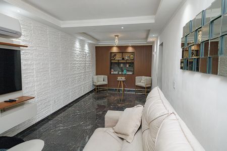 Casa à venda com 450m², 5 quartos e 1 vaga Casa à venda com 450m², 5 quartos e 1 vagaSala