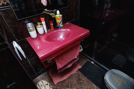 Casa à venda com 450m², 5 quartos e 1 vaga Casa à venda com 450m², 5 quartos e 1 vagaBanheiro da Suíte