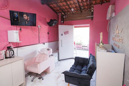 Casa à venda com 450m², 5 quartos e 1 vaga Casa à venda com 450m², 5 quartos e 1 vagaAnexo Salão
