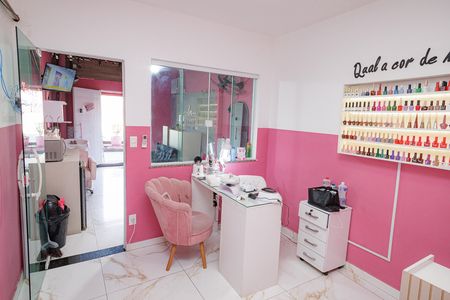 Casa à venda com 450m², 5 quartos e 1 vaga Casa à venda com 450m², 5 quartos e 1 vagaAnexo salão 2 Ambiente