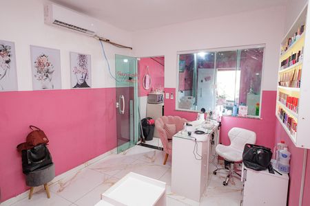Casa à venda com 450m², 5 quartos e 1 vaga Casa à venda com 450m², 5 quartos e 1 vagaAnexo salão 2 Ambiente