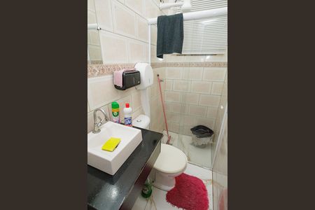 Casa à venda com 450m², 5 quartos e 1 vaga Casa à venda com 450m², 5 quartos e 1 vagaAnexo salão banheiro