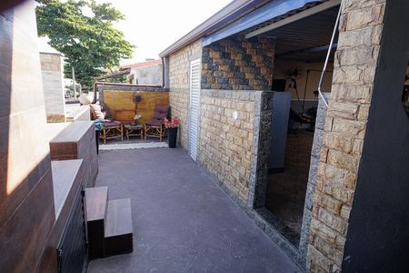 Casa à venda com 450m², 5 quartos e 1 vaga Casa à venda com 450m², 5 quartos e 1 vagaTerraço