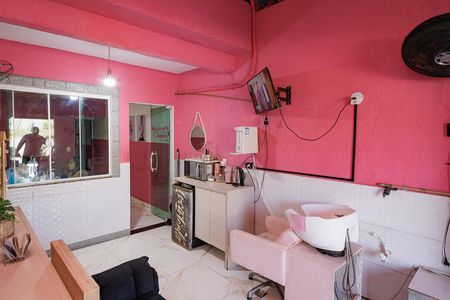 Casa à venda com 450m², 5 quartos e 1 vaga Casa à venda com 450m², 5 quartos e 1 vagaAnexo Salão