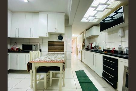 Casa à venda com 5 quartos, 295m² em Jardim Sao Caetano, São Caetano do Sul