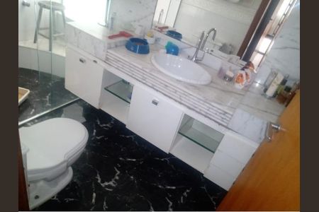 Apartamento à venda com 220m², 4 quartos e 4 vagas