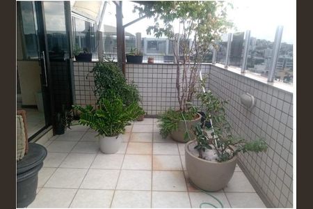 Apartamento à venda com 220m², 4 quartos e 4 vagas