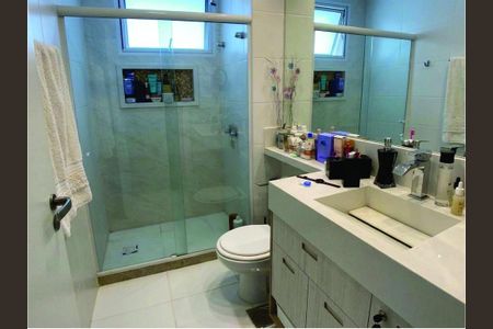 Apartamento à venda com 80m², 2 quartos e 1 vaga Apartamento à venda com 80m², 2 quartos e 1 vagaBanheiro
