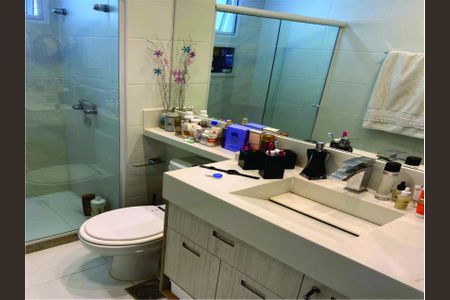 Apartamento à venda com 80m², 2 quartos e 1 vaga Apartamento à venda com 80m², 2 quartos e 1 vagaBanheiro