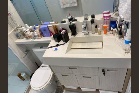 Apartamento à venda com 80m², 2 quartos e 1 vaga Apartamento à venda com 80m², 2 quartos e 1 vagaBanheiro