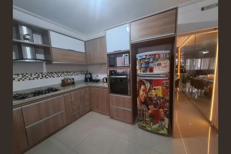 Casa à venda com 3 quartos, 131m² em Vila Isa, São Paulo
