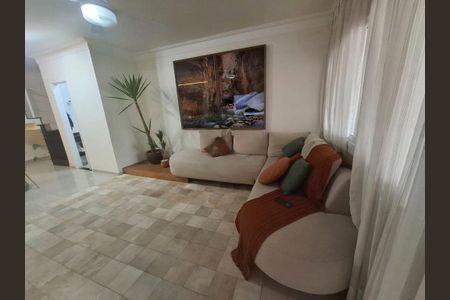Casa à venda com 3 quartos, 131m² em Vila Isa, São Paulo