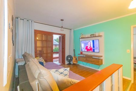 Sala do 2° piso de casa à venda com 3 quartos, 190m² em Niterói, Canoas