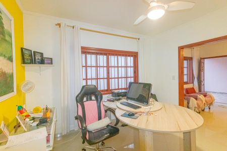 Escritório de casa à venda com 3 quartos, 190m² em Niterói, Canoas