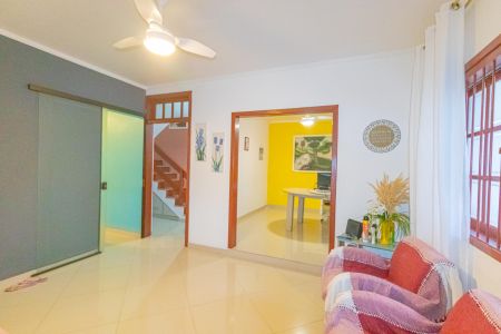Sala 1 de casa à venda com 3 quartos, 190m² em Niterói, Canoas