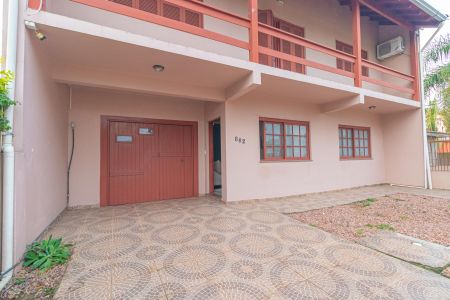 Garagem de casa à venda com 3 quartos, 190m² em Niterói, Canoas