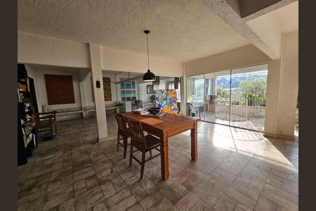 Casa à venda com 504m², 5 quartos e 5 vagas