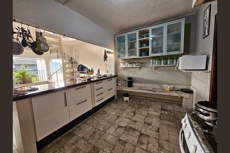 Casa à venda com 504m², 5 quartos e 5 vagas