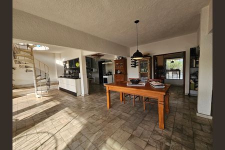 Casa à venda com 504m², 5 quartos e 5 vagas