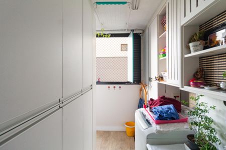 Apartamento à venda com 47m², 2 quartos e 1 vaga Apartamento à venda com 47m², 2 quartos e 1 vagaCozinha e Área de Serviço