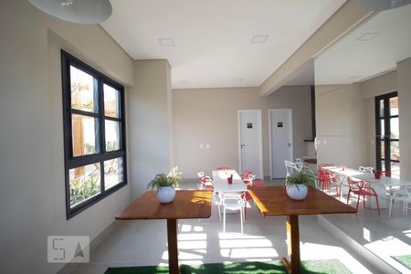 Apartamento à venda com 47m², 2 quartos e 1 vaga Apartamento à venda com 47m², 2 quartos e 1 vagaÁrea comum - Salão de festas