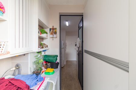 Apartamento à venda com 47m², 2 quartos e 1 vaga Apartamento à venda com 47m², 2 quartos e 1 vagaCozinha e Área de Serviço