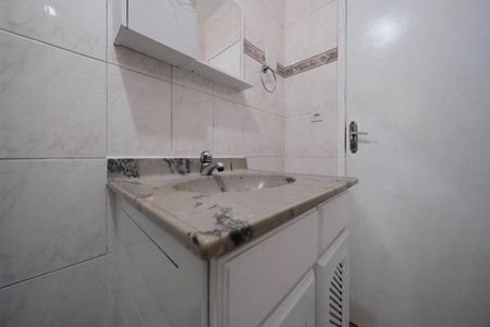 Casa para alugar com 300m², 3 quartos e 2 vagasBanheiro 1