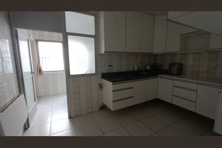 Apartamento à venda com 151m², 4 quartos e 1 vaga