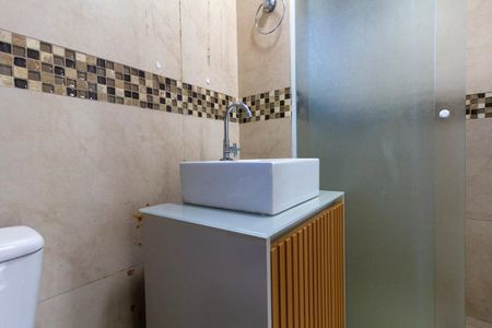Apartamento à venda com 60m², 3 quartos e 1 vaga Apartamento à venda com 60m², 3 quartos e 1 vagaBanheiro