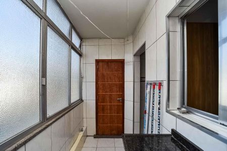 Apartamento à venda com 65m², 2 quartos e sem vaga Apartamento à venda com 65m², 2 quartos e sem vagaÁrea de Serviço