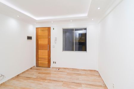 Sala de apartamento à venda com 2 quartos, 48m² em Jardim Redil, São Paulo