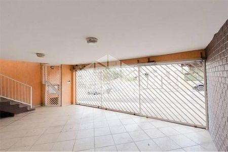 Casa à venda com 3 quartos, 203m² em Vila Antonina, São Paulo