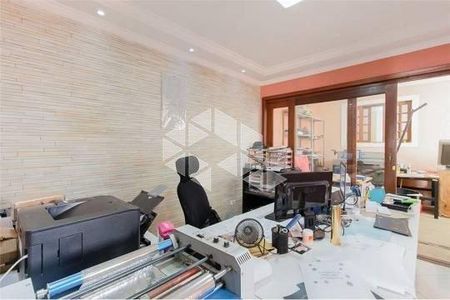 Casa à venda com 3 quartos, 203m² em Vila Antonina, São Paulo