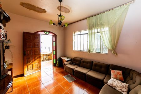 Sala de casa à venda com 5 quartos, 189m² em Santa Efigênia, Belo Horizonte