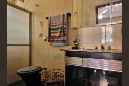 Casa de condomínio à venda com 214m², 3 quartos e 3 vagas