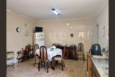 Casa de Condomínio à venda com 3 quartos, 214m² em Vila Sao Paulo, São Paulo