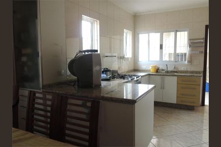 Casa à venda com 240m², 4 quartos e 2 vagas
