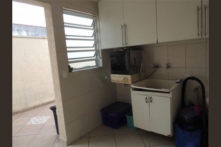 Casa à venda com 240m², 4 quartos e 2 vagas