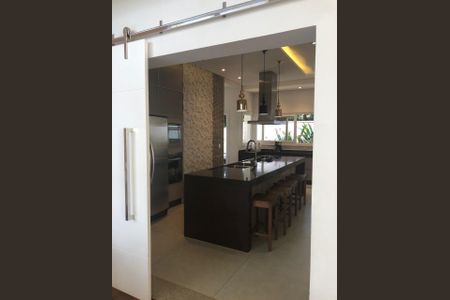 Casa de condomínio à venda com 600m², 5 quartos e 6 vagas